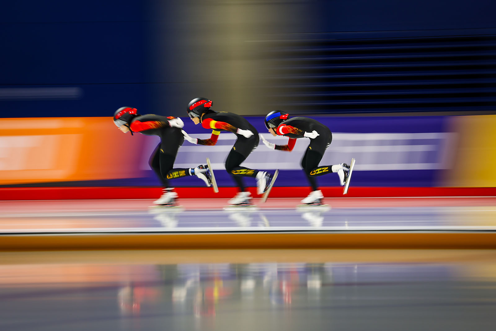 ISU Speedskating World Cup calgary sports photographer sergei belski photo