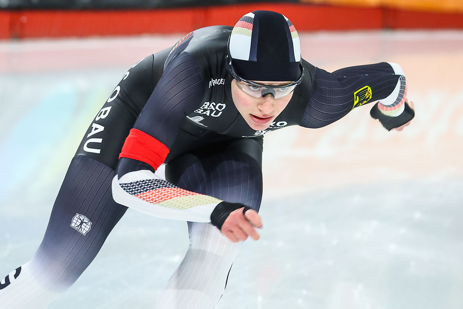 ISU Speedskating World Cup calgary sports photographer sergei belski photo