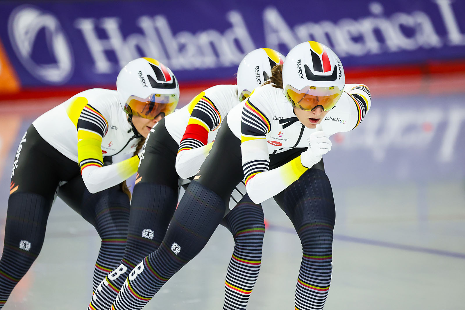 ISU Speedskating World Cup calgary sports photographer sergei belski photo