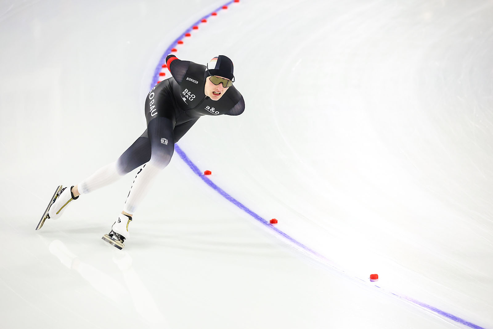 ISU Speedskating World Cup calgary sports photographer sergei belski photo