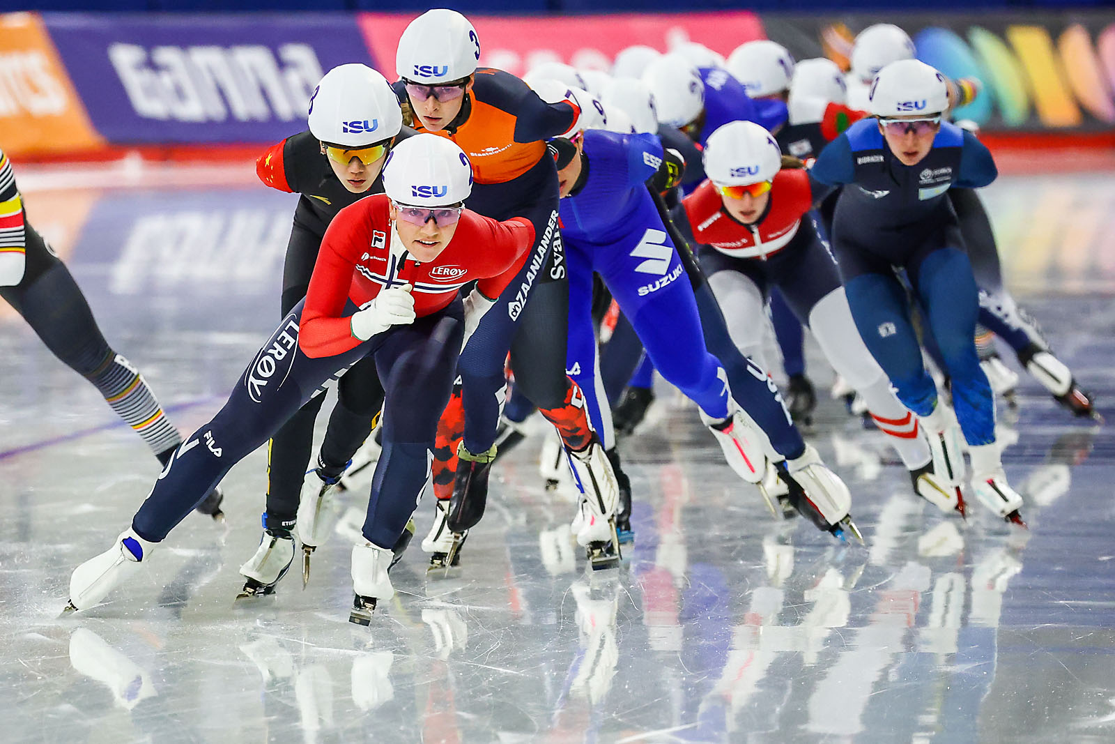ISU Speedskating World Cup calgary sports photographer sergei belski photo